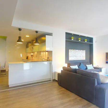 2036 Modern Golden Duplex Penthouse ماربيا