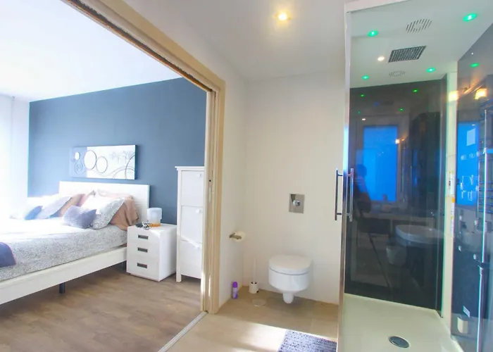 2036 Modern Golden Duplex Penthouse Appartement